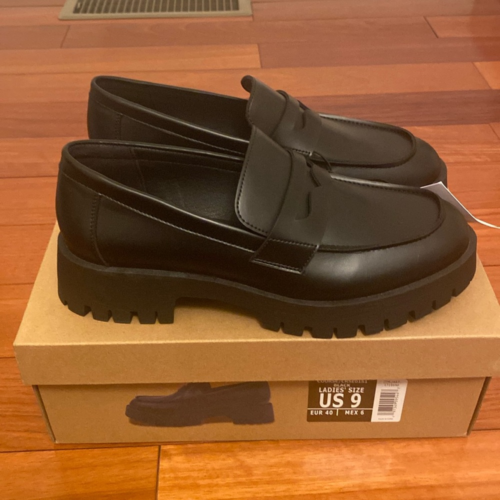 Steve Madden ladies Lug loafers , Black - Picture 3 of 6
